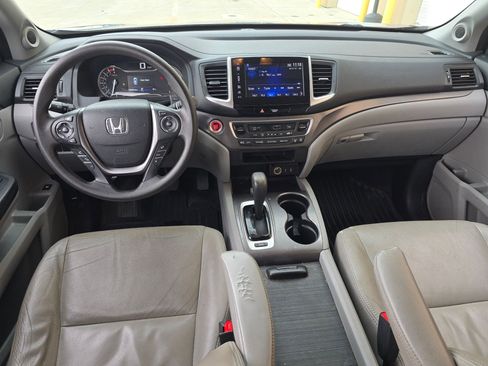 Used 2018 Honda Pilot EX image 30