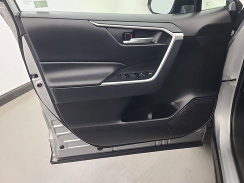 Used 2025 Toyota RAV4 XLE image 23