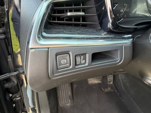 Used 2023 Cadillac XT5 Premium Luxury AWD/4WD image 16