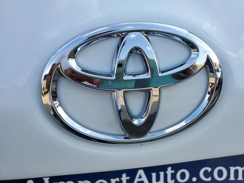 Used 2015 Toyota Corolla LE FWD image 7