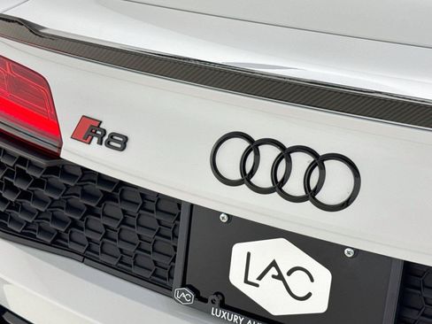 Used 2021 Audi R8 V10 w/ Premium Package RWD image 34