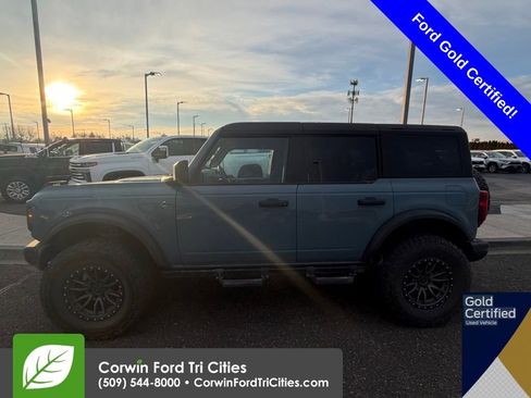 Used 2023 Ford Bronco Black Diamond image 3