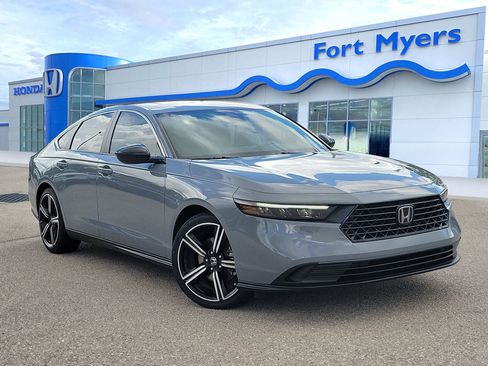 Used 2023 Honda Accord Sport image 1