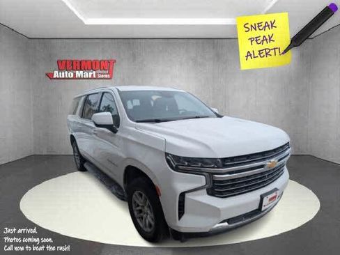 Used 2024 Chevrolet Suburban LT image 1