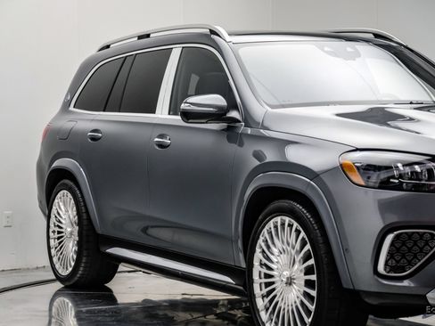 Used 2024 Mercedes-Benz Maybach GLS 600 4MATIC image 32