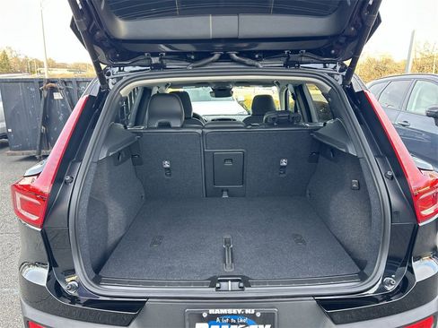 New 2026 Volvo XC40 B5 Plus w/ Climate Package image 27