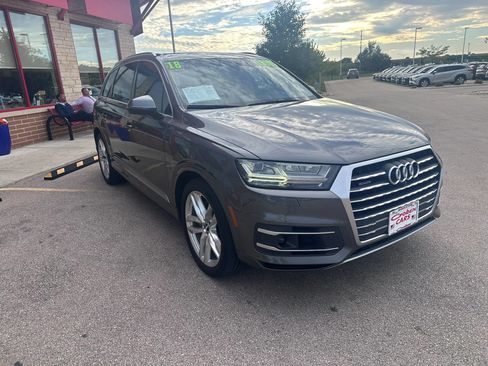 Used 2018 Audi Q7 3.0T Prestige AWD/4WD image 3