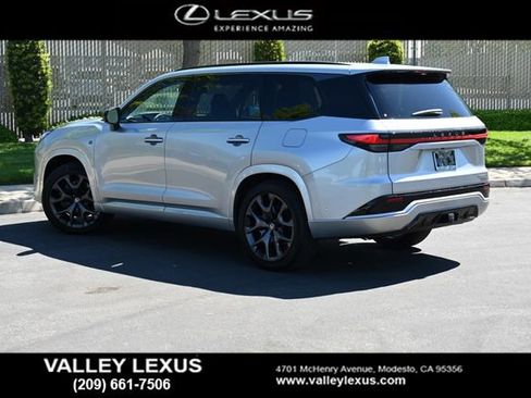 New 2026 Lexus TX 500h AWD image 4