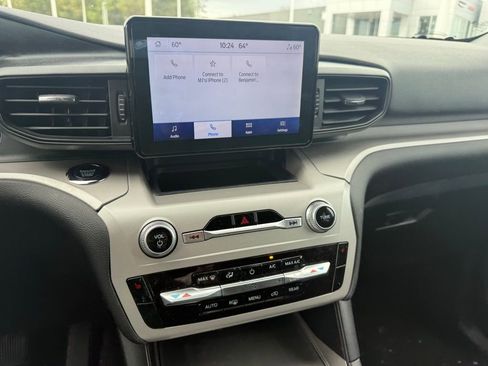 Used 2023 Ford Explorer XLT image 18