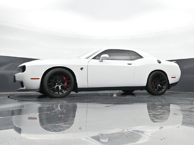 Used 2016 Dodge Challenger SRT Hellcat RWD image 49