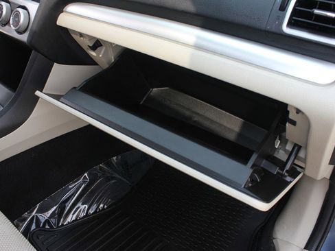 Used 2015 Subaru Crosstrek 2.0i Premium image 38