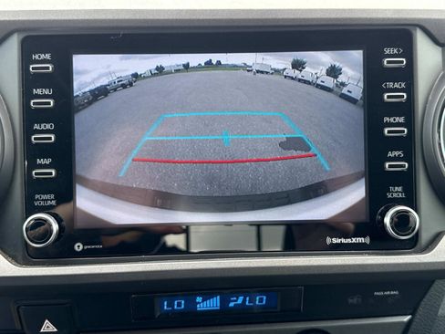 Used 2022 Toyota Tacoma TRD Off-Road image 5