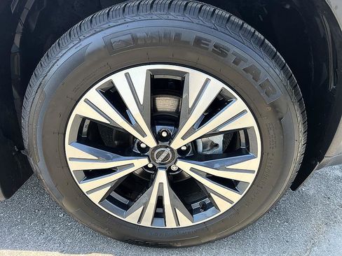 Certified 2023 Nissan Rogue SV w/ SV Premium B Package AWD/4WD image 12