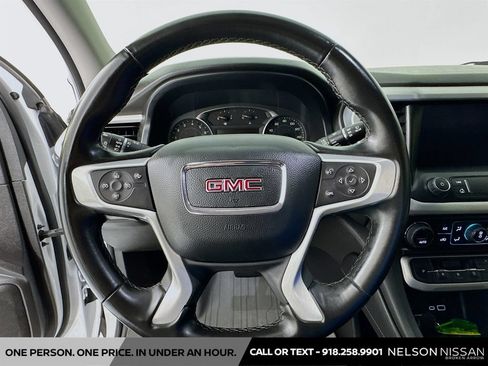 Used 2023 GMC Acadia SLT AWD/4WD image 11