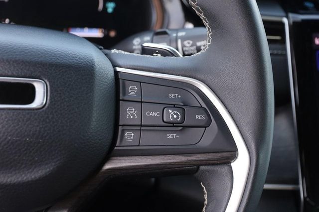 Used 2024 Jeep Grand Cherokee Limited 4xe AWD/4WD image 14