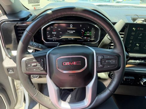 Used 2025 GMC Sierra 1500 SLT AWD/4WD image 15