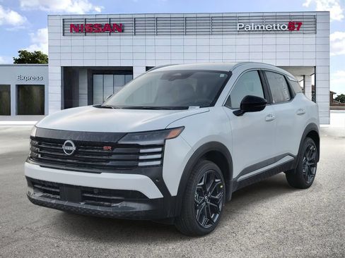 New 2026 Nissan Kicks SR FWD image 3