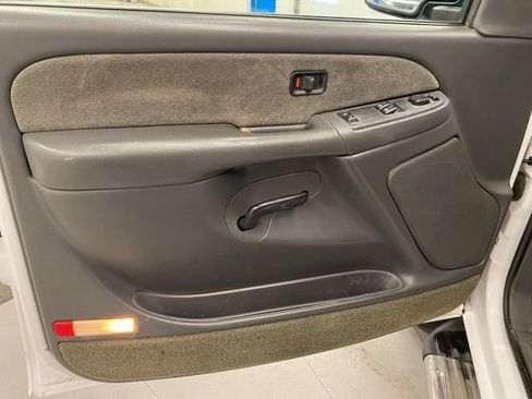 Used 2004 Chevrolet Silverado 2500 LS AWD/4WD image 21