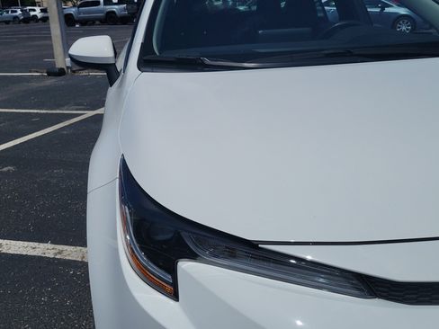 Used 2025 Toyota Corolla LE FWD image 7