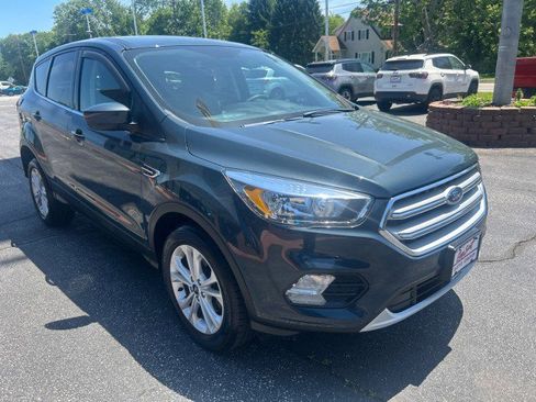 Used 2019 Ford Escape SE FWD image 4