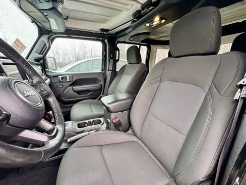 Used 2023 Jeep Wrangler Unlimited w/ Cold Weather Group AWD/4WD image 16