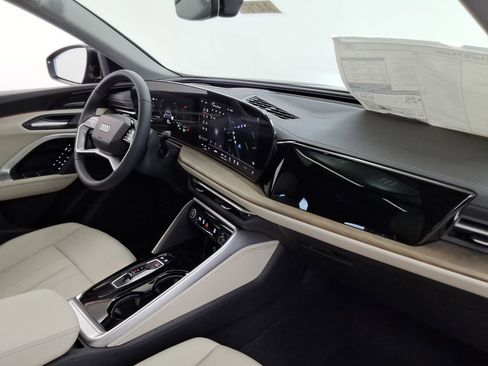 New 2025 Audi Q5 Premium Plus image 25