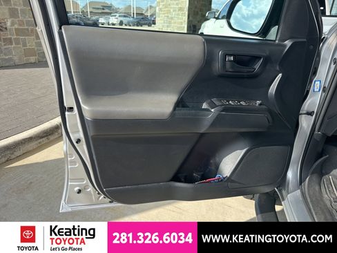 Used 2017 Toyota Tacoma SR w/ SR Convenience Package RWD image 7