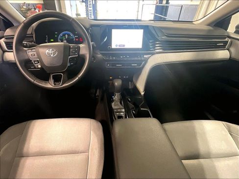Used 2025 Toyota Camry LE w/ Convenience Package FWD image 21