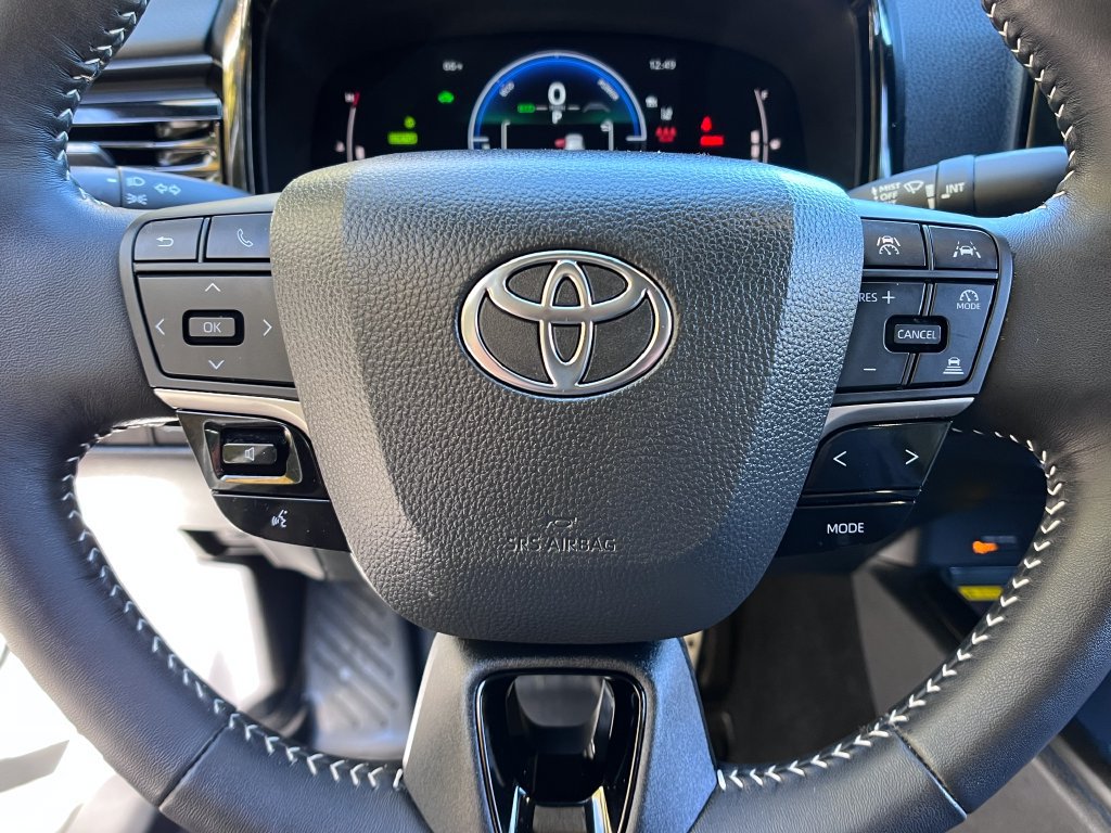 Used 2026 Toyota Camry SE w/ Convenience Package AWD/4WD image 13