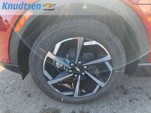 New 2026 Chevrolet Equinox EV LT AWD/4WD image 15