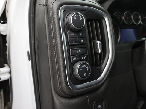 Used 2019 Chevrolet Silverado 1500 LT w/ True North Edition AWD/4WD image 40