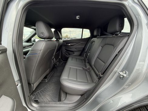 Used 2024 Buick Envista Sport Touring w/ Convenience I Package FWD image 10