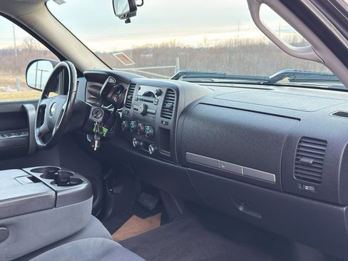 Used 2009 Chevrolet Silverado 1500 LT w/ Power Pack Plus AWD/4WD image 25