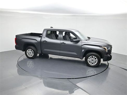 Used 2022 Toyota Tundra SR5 w/ SR5 Convenience Package image 41