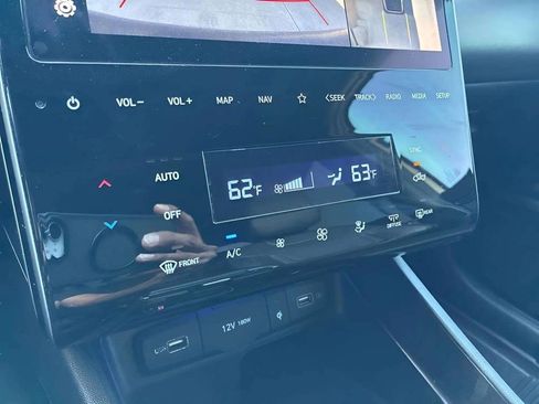 Certified 2023 Hyundai Santa Cruz Limited image 30