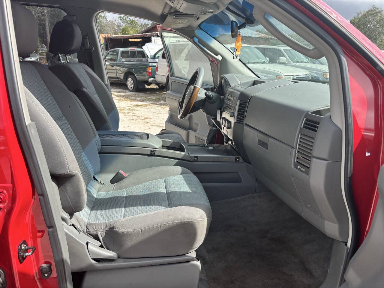 Used 2005 Nissan Titan SE w/ (W01) Utility Bed Pkg RWD image 12