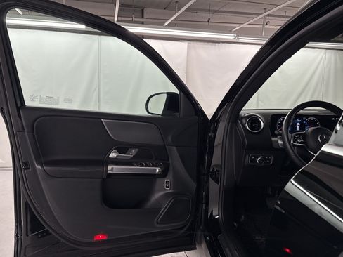 Used 2022 Mercedes-Benz GLB 250 image 14