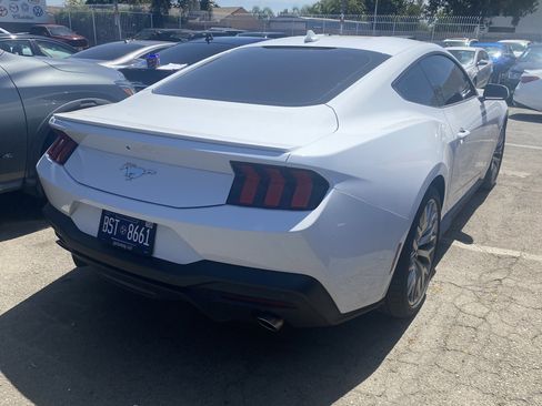 Used 2025 Ford Mustang Premium RWD image 8
