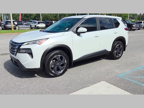 Used 2025 Nissan Rogue SV FWD image 23