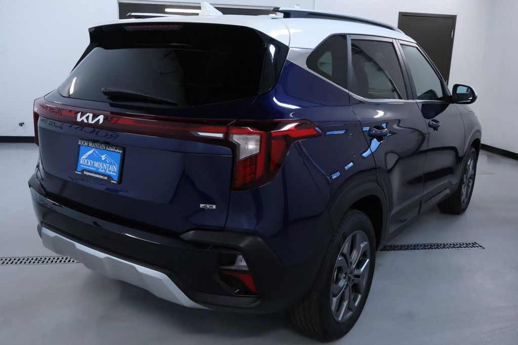 Used 2024 Kia Seltos S AWD/4WD image 7