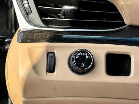 Used 2020 Cadillac Escalade ESV Platinum image 20