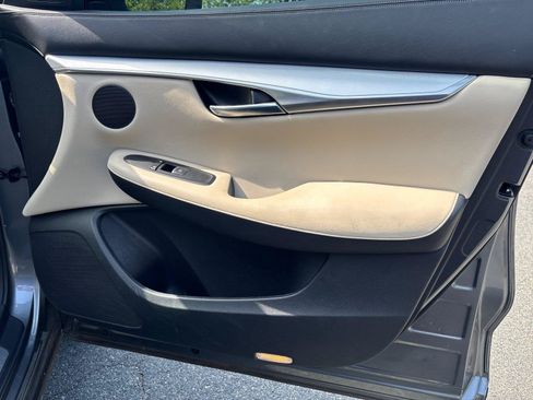Used 2019 INFINITI QX50 Luxe w/ Navigation Package FWD image 38