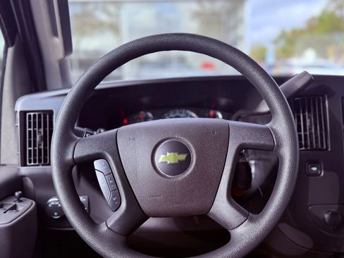 Used 2025 Chevrolet Express 3500 LT w/ LT Preferred Equipment Group image 16