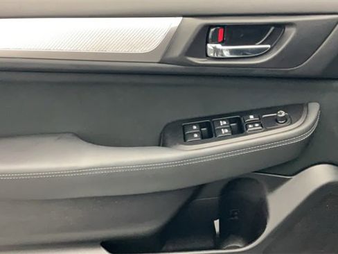 Used 2017 Subaru Outback 2.5i Premium image 17