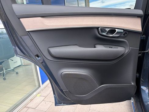 New 2026 Volvo XC90 T8 Plus w/ Protection Package Premier AWD/4WD image 21