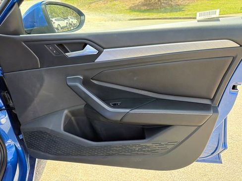 Used 2024 Volkswagen Jetta SE image 14