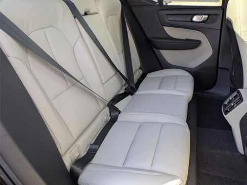 New 2026 Volvo XC40 B5 Ultra w/ Protection Package Premier image 17