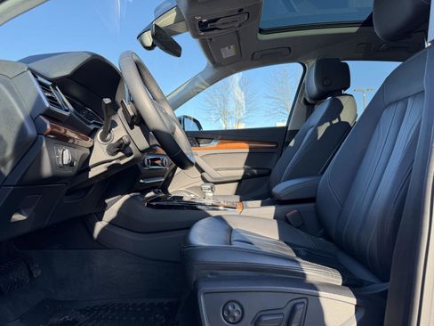 Used 2023 Audi Q5 2.0T Premium w/ Convenience Package image 14