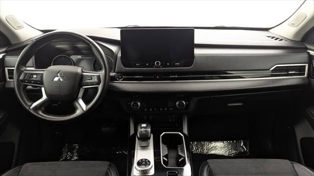 Used 2025 Mitsubishi Outlander SE FWD image 27