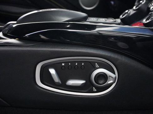Used 2020 Aston Martin V8 Vantage Coupe RWD image 29